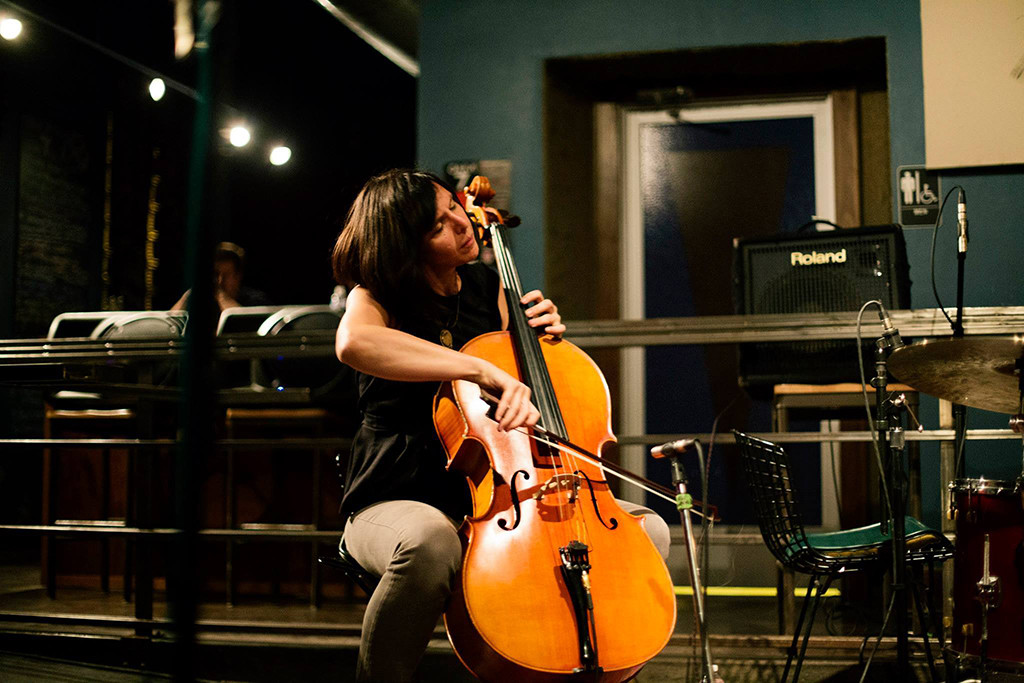 Helen Gillet at the Sugar Maple in Milwaukee, WI - by  Art Montes